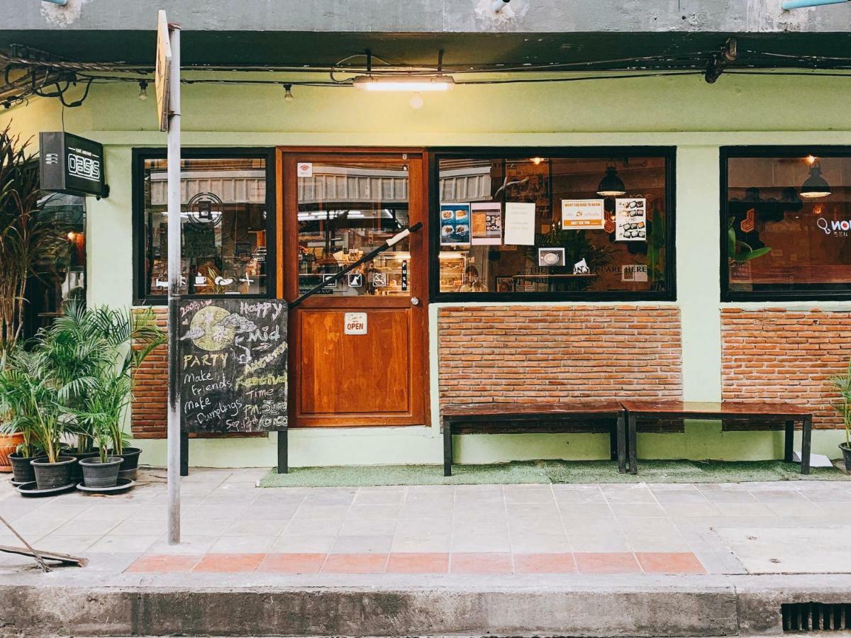 הוסטל בנגקוק Oasis Cafe And Nap מראה חיצוני תמונה